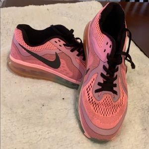 Women’s Nike airmax